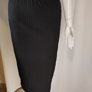 Elegant Black Ribbed Skirt